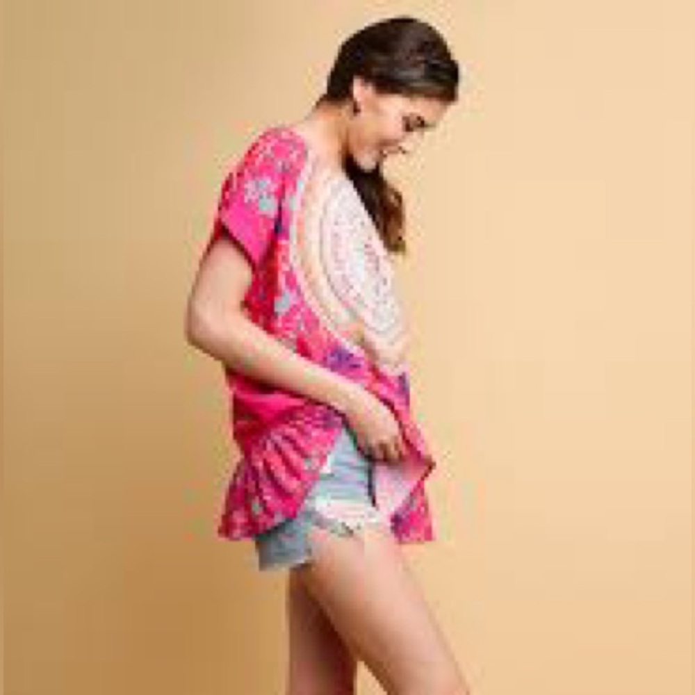 Umgee MEDALLION & FLORAL Oversized Tunic TOP, FUCHSIA Size Large - Picture 3 of 6